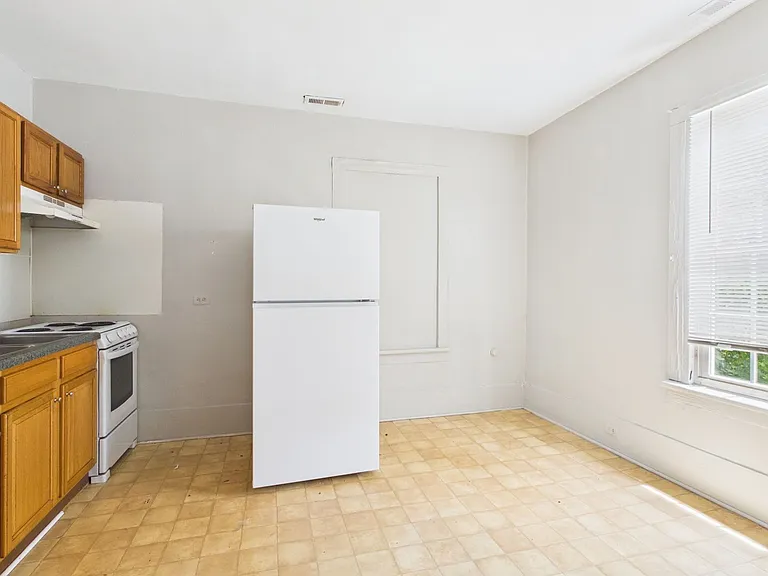 516 Park St #A — Photo 9