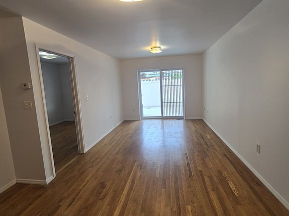 3rd image of 5007 30th Ave #1
