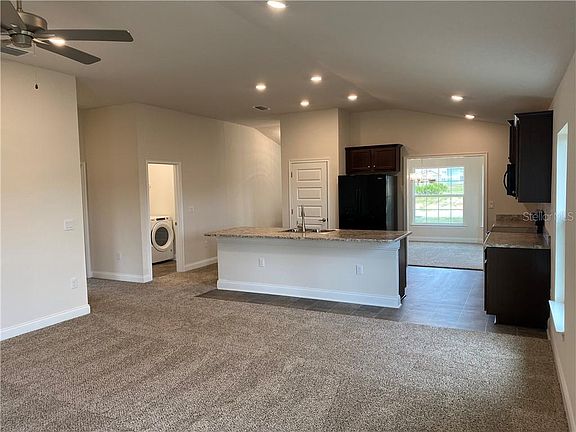 4th image of 383 Churchill Ct