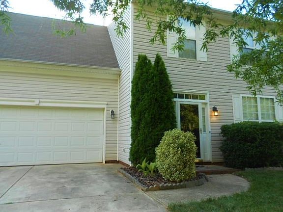 Well maintained exterior.