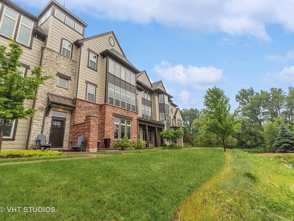 1st image of 692 Parkside Ct