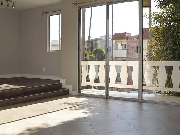 3rd image of 817 4th St APT 301