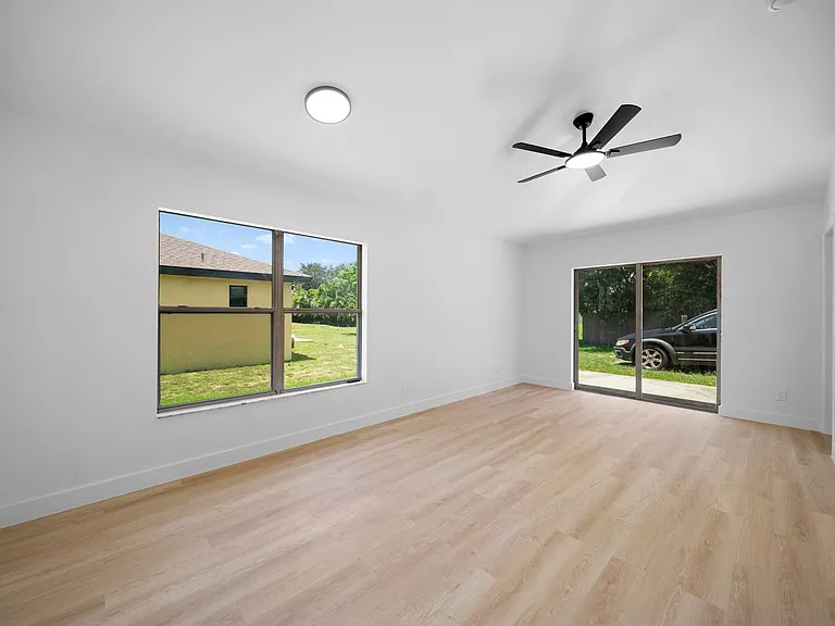 605 Hancock Bridge Pkwy — Photo 11