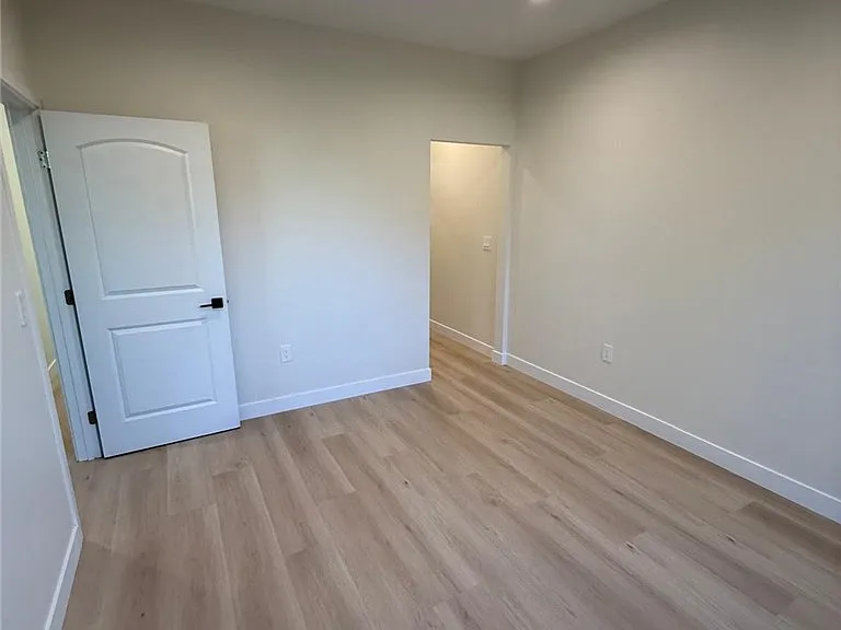 8603 Delco Ave — Photo 42