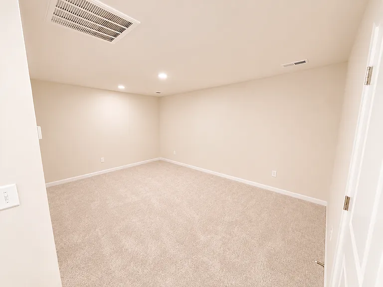 112 Holly Oak Ct — Photo 16