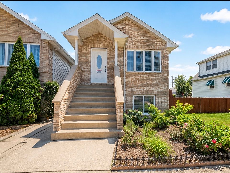 1st image of 7319 W 58th Pl