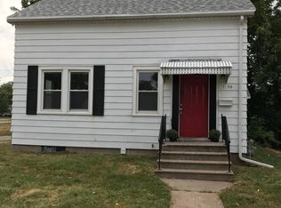 1005 52nd St, Moline, IL 61265