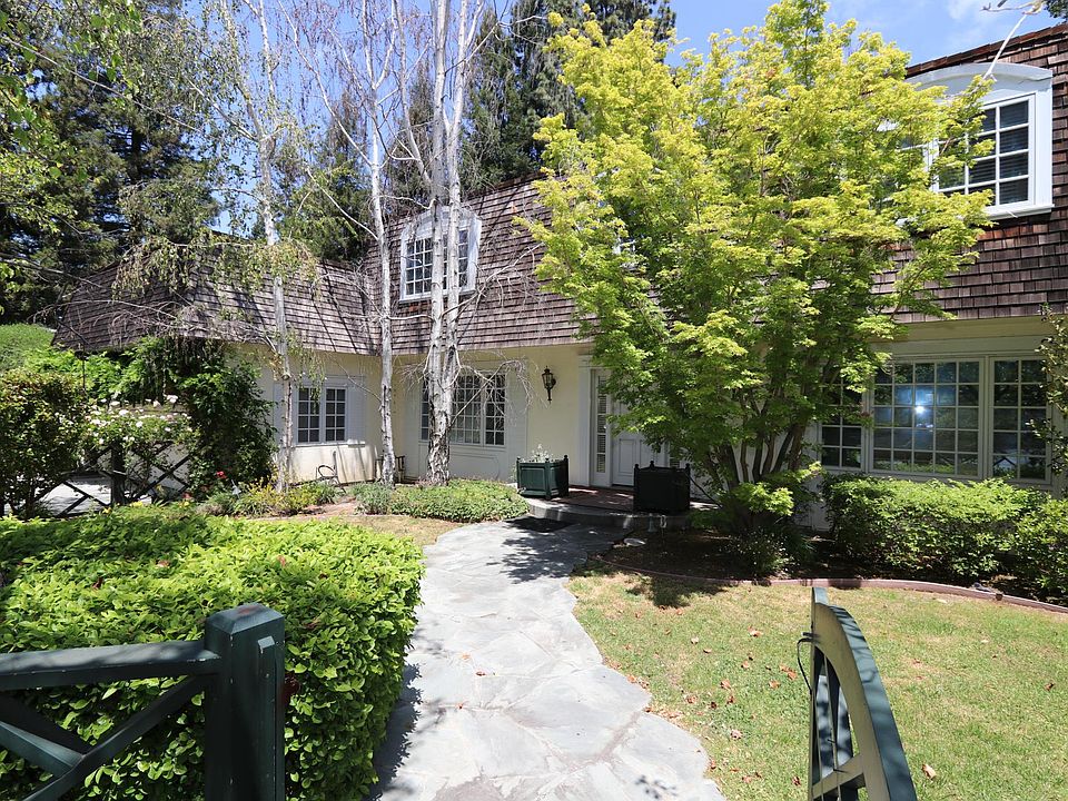 1st image of 1130 Hidden Oaks Dr