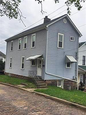 2nd image of 663 Banfield Ave