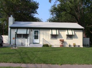 1102 E 137th St, Grandview, MO 64030