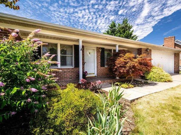 476 Sugar Maple Ln, Harrisonburg, VA 22801