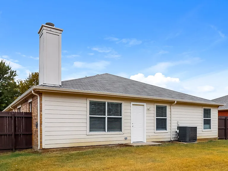 4000 Tuscany Ct — Photo 18
