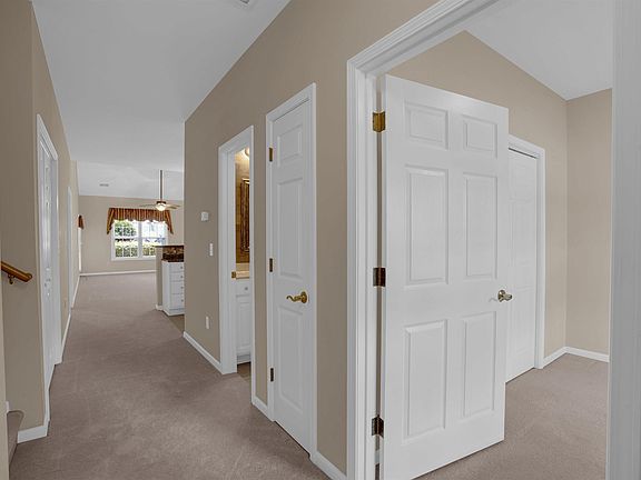 3rd image of 116 Hammonds Hill Dr