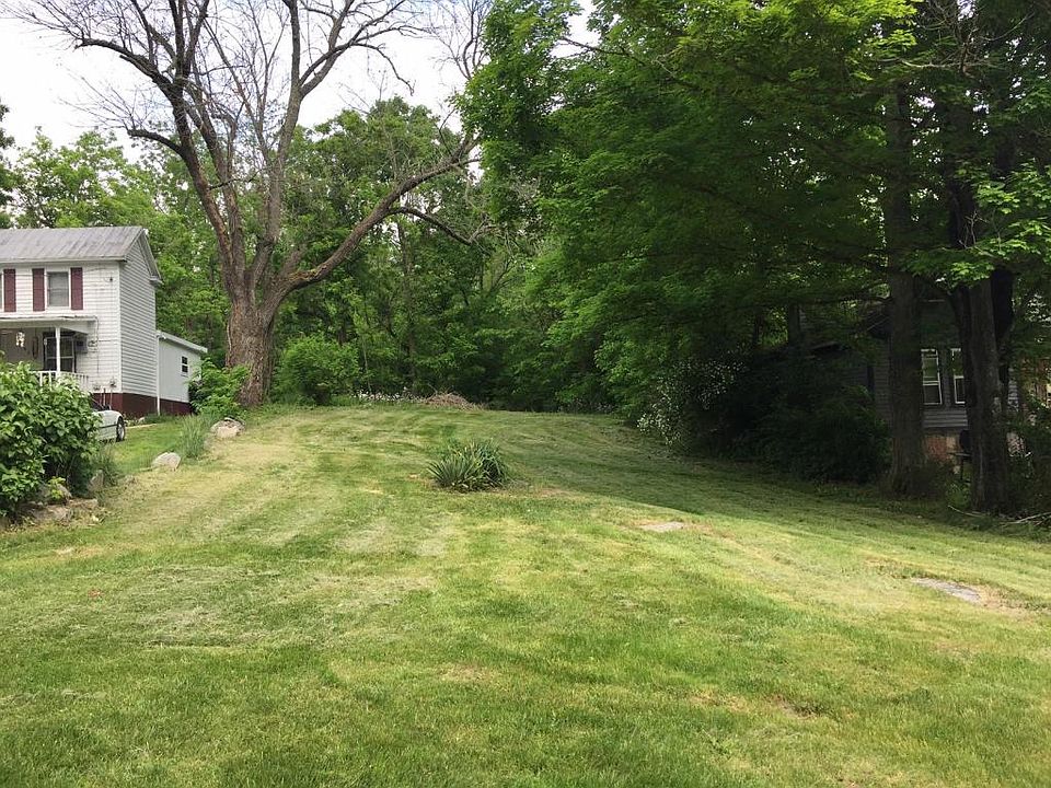 2nd image of 119 Maple St