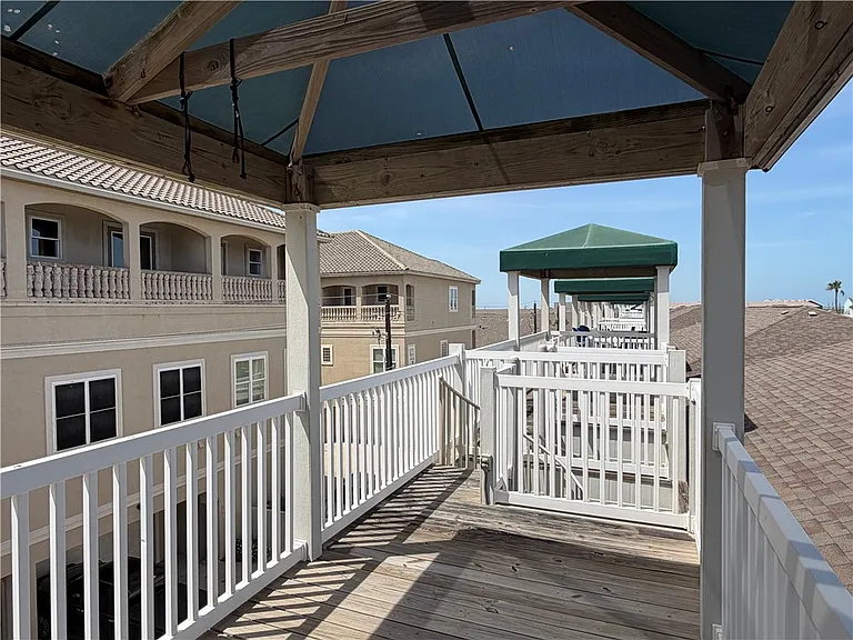 14901 Windward Dr — Photo 38
