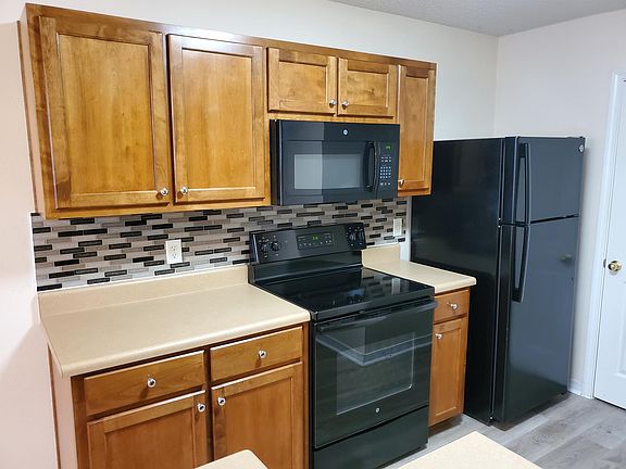 4th image of 5165 Victoria Dr
