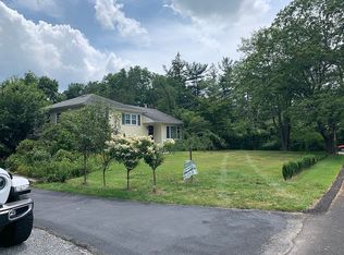 559 Yorkhill Rd, Yorktown Heights, NY 10598