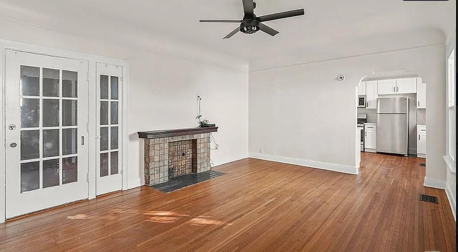 2nd image of 11813 Grace Ave