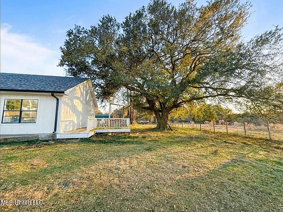 5th image of 64 Hubert Bond Rd