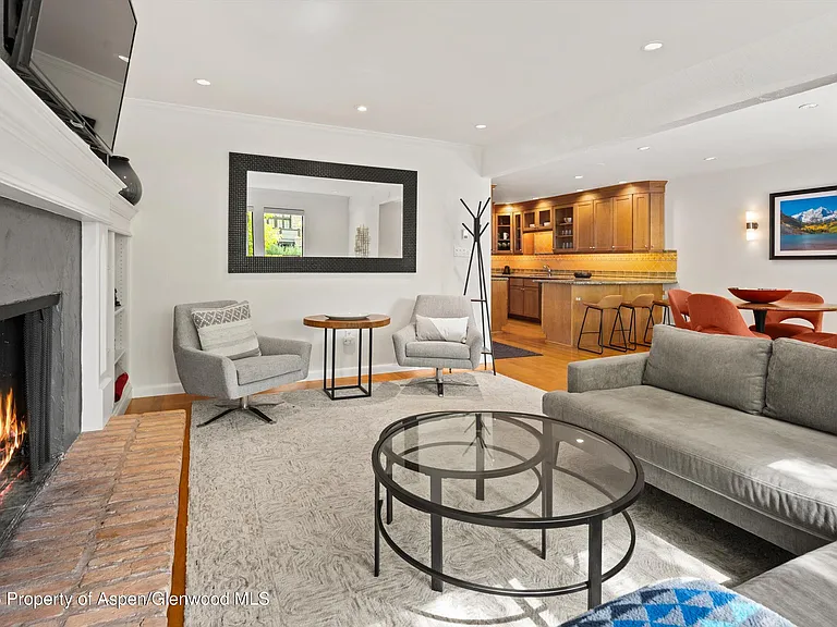 980 E Hyman Ave #3 — Photo 6
