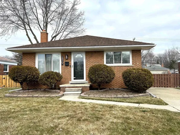 23107 Beverly St, Saint Clair Shores, MI 48082
