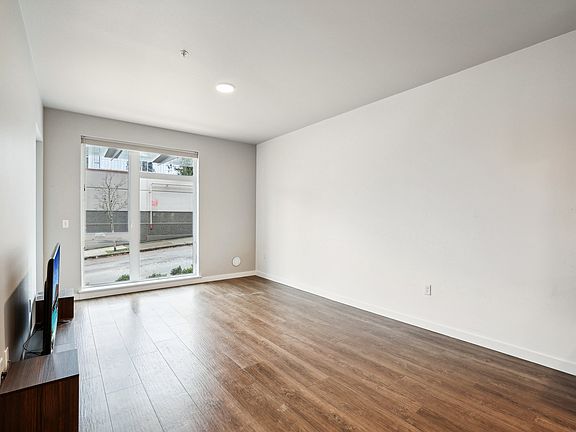 3rd image of 1085 103rd Ave NE APT 117