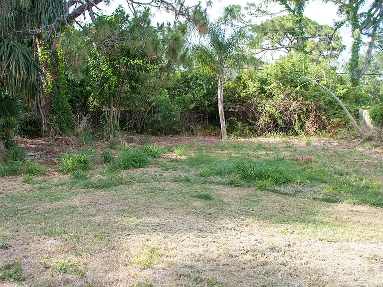 86 Hurwood Ave — Photo 5
