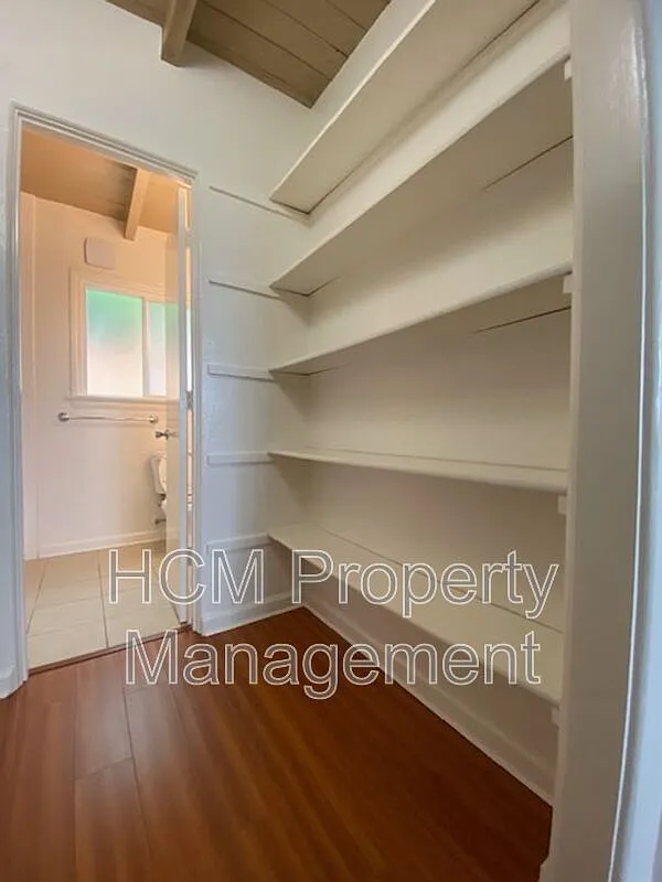 1 bed, 1.0 bath, 375 sqft, $2,195 — Photo 2