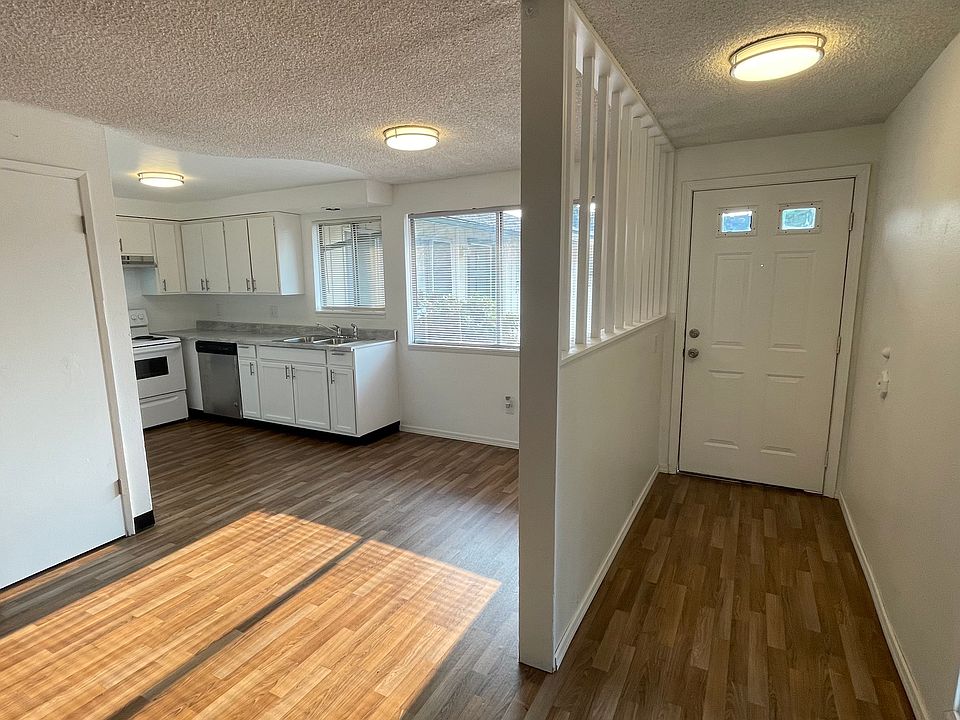 Front Entrance/Kitchen/Dinning Room
