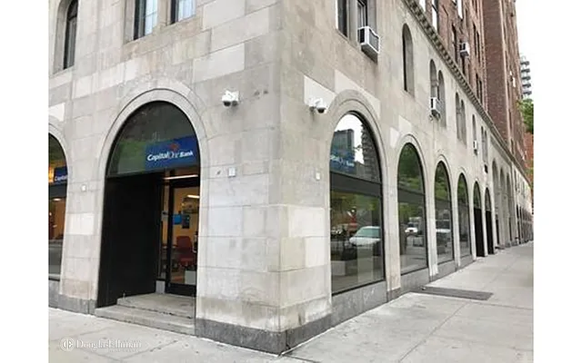 Sold by Douglas Elliman | media 21