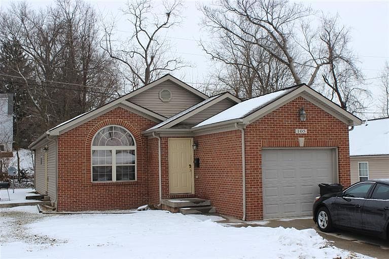 1st image of 105 Turnberry Dr