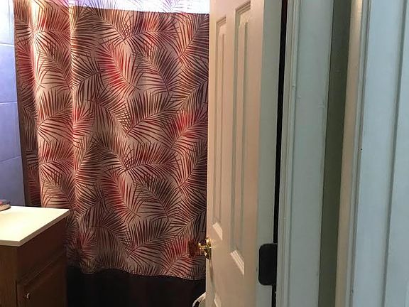 5th image of 513 Holland Ave