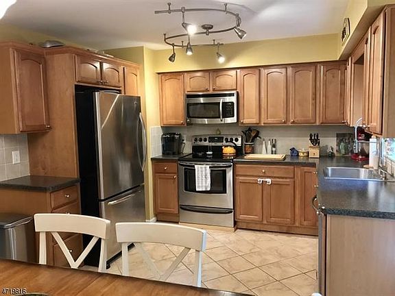 2nd image of 37 Panorama Dr