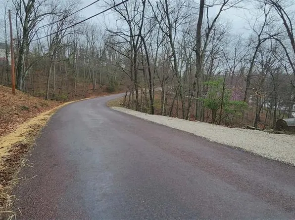 1784 S Lake Sherwood Dr, Marthasville, MO 63357