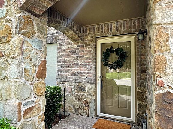 5th image of 530 Blue Sage Dr