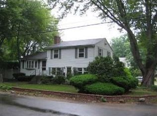 14 Old North Rd, Coventry, RI 02816