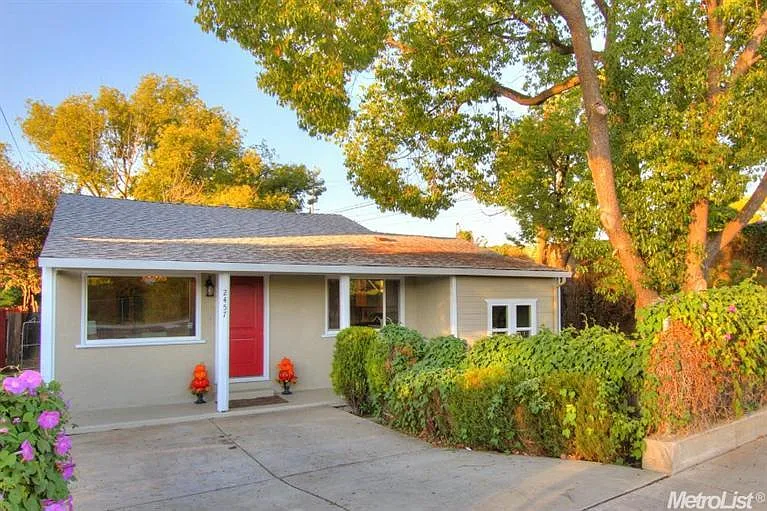 2457 26th Ave photo 1