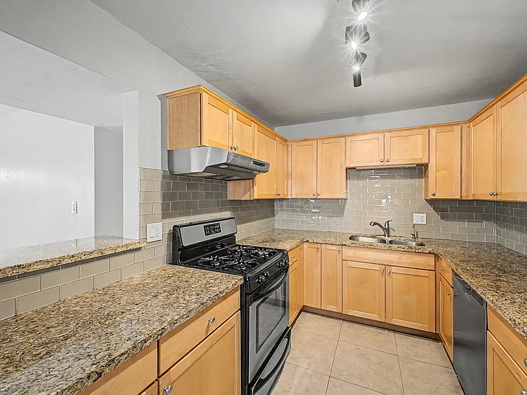2514 E Campbell Ave — Photo 16