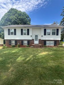 710 E 10th St, Newton, NC, 28658