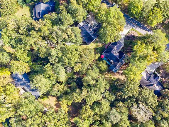 4th image of 230 Pine Knoll Ln