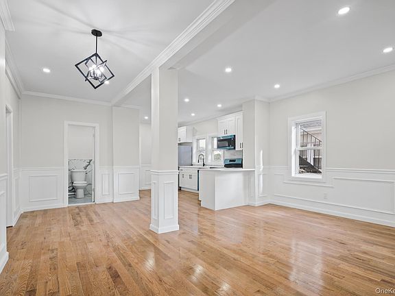3rd image of 639 S 5th Avenue