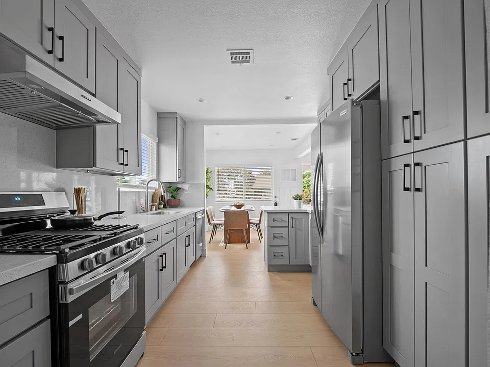 13232 Newell St
