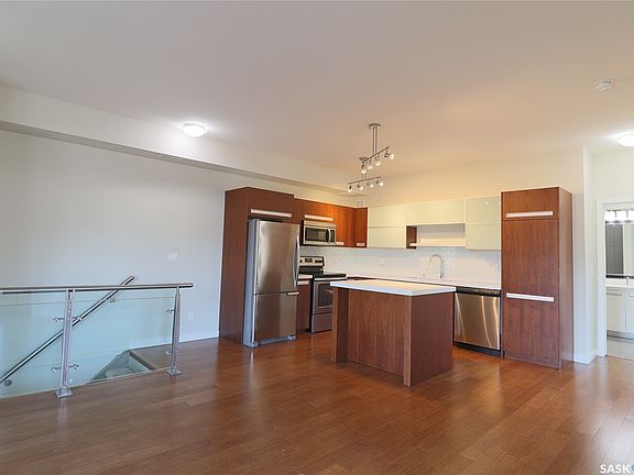 5th image of 1015 Patrick Crescent #810