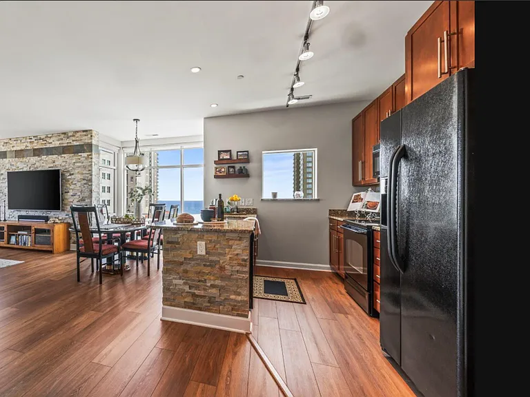 1550 E Royal Pl #1112 — Photo 9