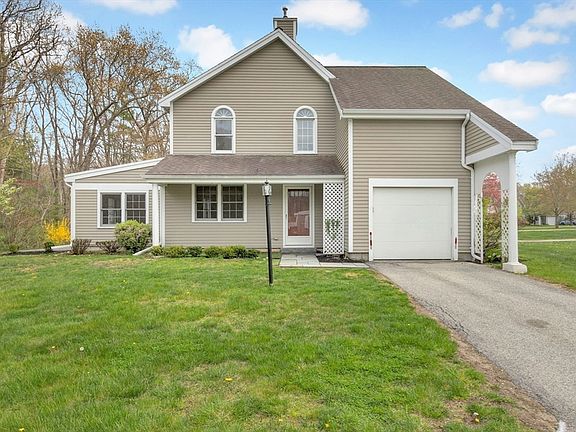 3rd image of 10 Ipswich Woods Dr #10