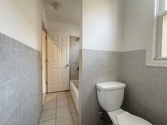 5th image of 218 Bowers St #2R