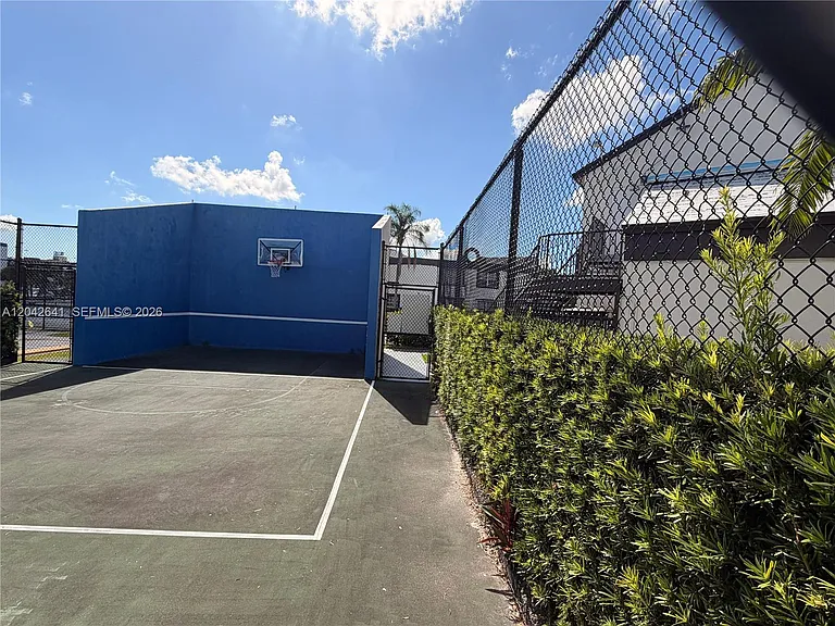 9731 Fontainebleau Blvd #F314 — Photo 25