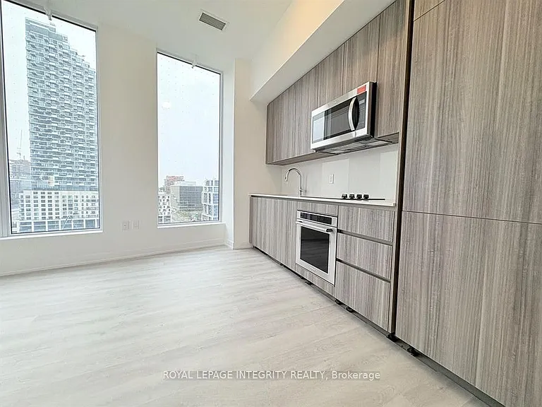 15 Richardson St #1305 — Photo 3