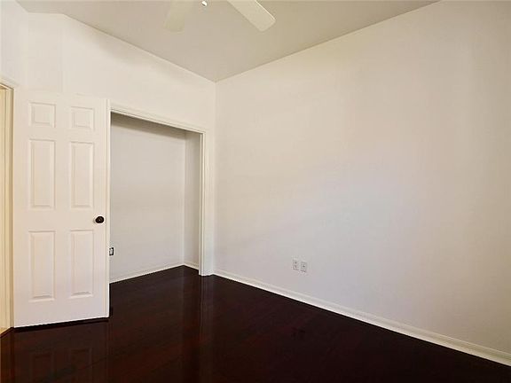 4th image of 1679 Victoria Cir