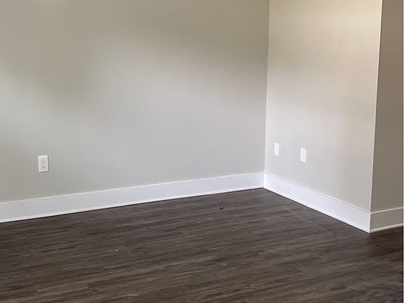 2nd image of 4121 Oakwood Vlg #D